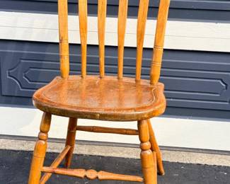 154 PrimitiveEntryChair