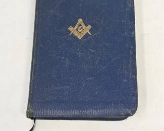 145 VintageMasonicHolyBible