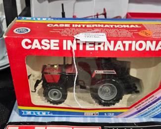 CASE INTERNATIONAL TRACTOR TOY ERTL