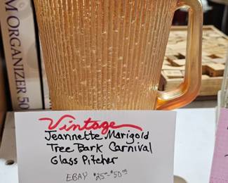 VINTAGE MARIOGOLD JEANNETTE TREE BARK GLASS PITCHER