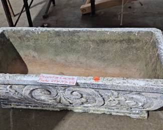 CONCRETE PLANTER