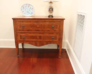  Antique Italian Louis XVI Style Walnut Chest of Drawers completely veneered with different walnut wood essences.