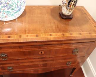  Antique Italian Louis XVI Style Walnut Chest of Drawers completely veneered with different walnut wood essences.