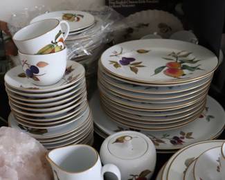 Place Setting for 12  Royal Worcester Evesham Gold Plus 2 Platters Creamer & Sugar 