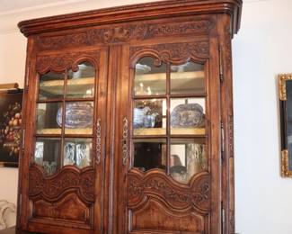 Antique FRENCH PROVINCIAL LOUIS XV STYLE WALNUT BUFFET CABINET 5FT