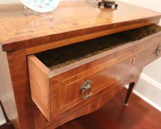  Antique Italian Louis XVI Style Walnut Chest of Drawers completely veneered with different walnut wood essences.