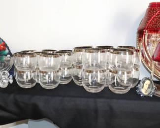 Vintage Roly Poly Wide Silver Band Bar Glasses 