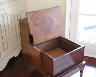  Antique 19TH C. ENGLISH BED STEPS with Chamber Pot
