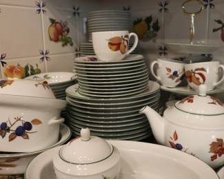 Royal Worcester Evasham Vale 