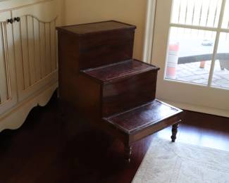  Antique 19TH C. ENGLISH BED STEPS with Chamber Pot