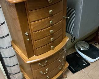 Another oak jewelry box