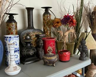 From trinket boxes to potted plants to vases