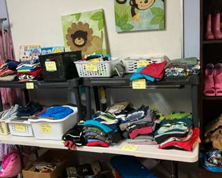 Children’s room clothes are by sizes all the toys work