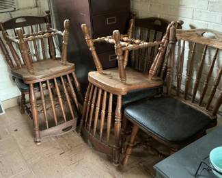 Set a five dining room chairs need cleaning