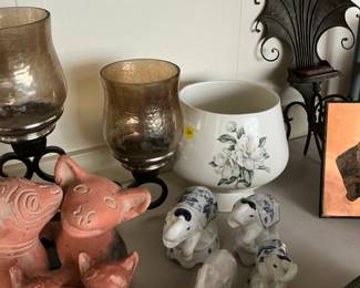 Blue and white elephants candleholders