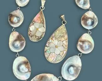 Blister Pearl Necklace  Complementing Pendants