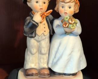 Goebel "Dearly Beloved" Hummel Figurine