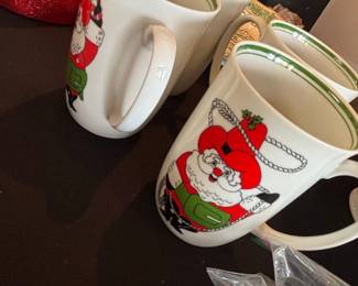 Fitz and Floyd Santa Claus Christmas Mugs Set