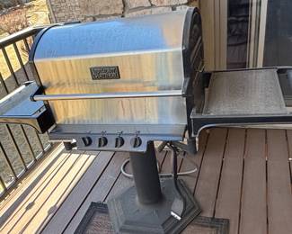 Vermont Castings "Majestic" Propane Grill