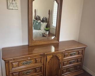 Vintage Thomasville Furniture Italian Neoclassical Tuscan Style 