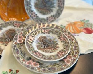 Myott Churchill Thanksgiving dinner set. 