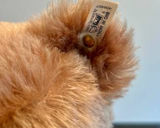 Steiff teddy bear detail