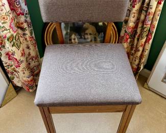 Sewing chair with flip up seat for storage