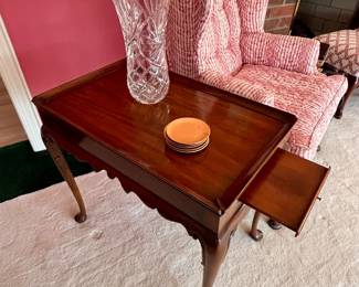 Side table with pull out tray