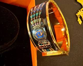 details of Hermes bracelet