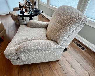 Ethan Allen side view of pushback reclining chair