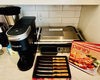 Breville Indoor grill, steak knife set