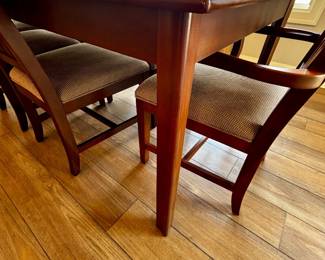 Drexel dining table leg detail
