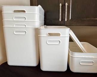 Storage containers