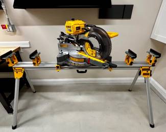 DeWalt 12" sliding compound mitre saw-FLEXVOLT series
