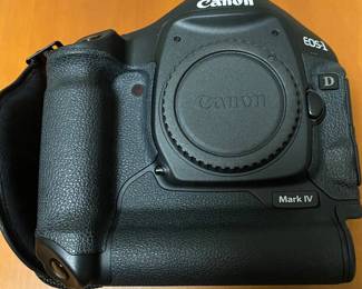 Canon EOS-1D Mark IV Professional Digital SLR Camera body