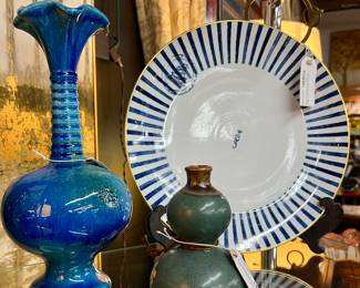 Pottery, ceramics and decorative plates 