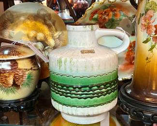 Vintage porcelain plates, vases, figurines, decorative accessories and more 