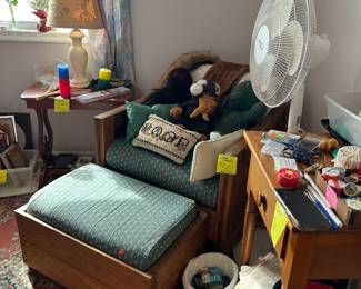 This end up chair and ottoman 