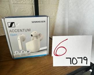 Accentum Earbuds by Sennheiser 
