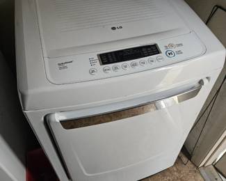 We have a washer and dryer at this sale, the dryer is much nicer than the washing machine that's why I took a picture of it $200