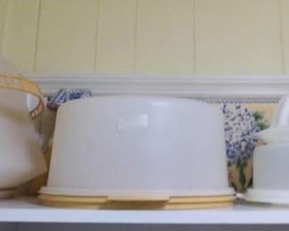TUPPERWARE CAKE CARRIERS, JELLO MOLD
