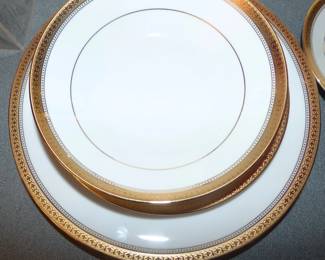 CLOSE-UP OF MANOR GOLD BY NORITAKE