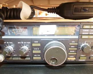 ICOM ALL MODE TRANSCEIVER IC-726