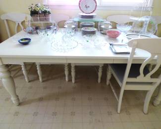 KITCHEN TABLE WITH 6 CHAIRS