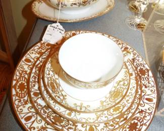 VINTAGE NORITAKE CHINA (A LARGE SET)