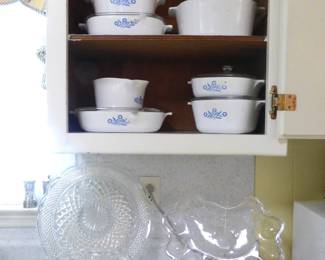 CORNING WARE (CORNFLOWER BLUE) WILLIAM SONOMA CAKE STAND, WEXFORD PLATTER & BOWL