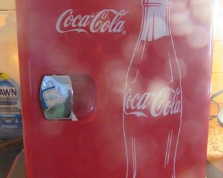 Coke collectible, approx.. 11 inches high, I plugged in and it got cool, works on ac/dc.