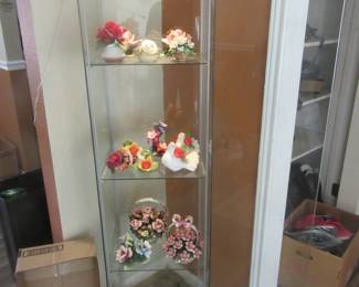 Numerous pcs. of Capodimonte. Florals and birds. 