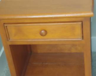 Matching Maple end table with one drawer