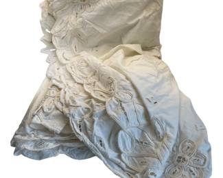 Cotton & lace bedskirt
